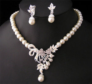 BELLA Design Women's Fine Fashion Vintage Bouquet of Flowers Rhinestones & Beads Pearl Jewelry Set