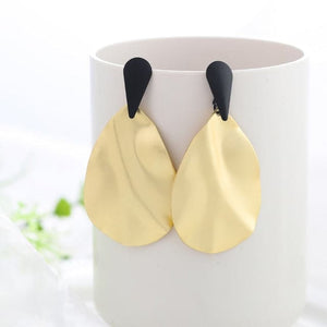 WBU Women's Fine Fashion Elegant Gold Tone Geometric Drop Earrings - Divine Inspiration Styles