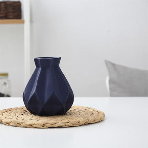 FREESON Elegant Diamond Mesh Design Porcelain Vases for Decorations - Divine Inspiration Styles