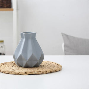 FREESON Elegant Diamond Mesh Design Porcelain Vases for Decorations - Divine Inspiration Styles
