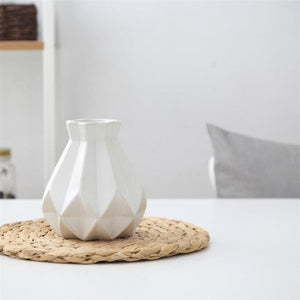 FREESON Elegant Diamond Mesh Design Porcelain Vases for Decorations - Divine Inspiration Styles