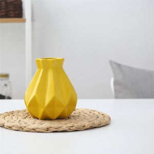 FREESON Elegant Diamond Mesh Design Porcelain Vases for Decorations - Divine Inspiration Styles