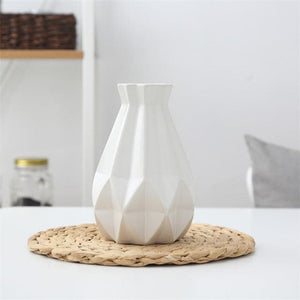FREESON Elegant Diamond Mesh Design Porcelain Vases for Decorations - Divine Inspiration Styles