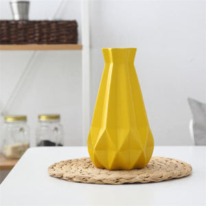 FREESON Elegant Diamond Mesh Design Porcelain Vases for Decorations - Divine Inspiration Styles