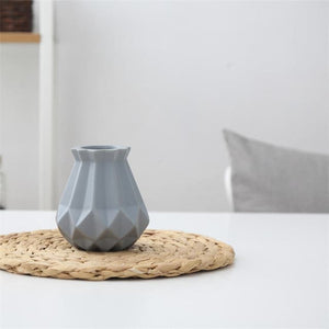 FREESON Elegant Diamond Mesh Design Porcelain Vases for Decorations - Divine Inspiration Styles