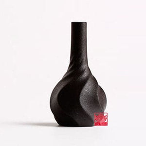 WISEAMONY Bold Retro Style Traditional Decor Vases for Home & Office Decorations - Divine Inspiration Styles