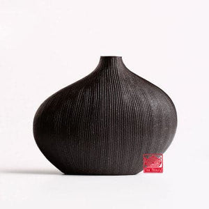 WISEAMONY Bold Retro Style Traditional Decor Vases for Home & Office Decorations - Divine Inspiration Styles